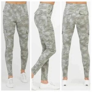 Spanx High Waisted Stretch Twill Ankle Cargo Pant Stone Wash Camo Green Grey L